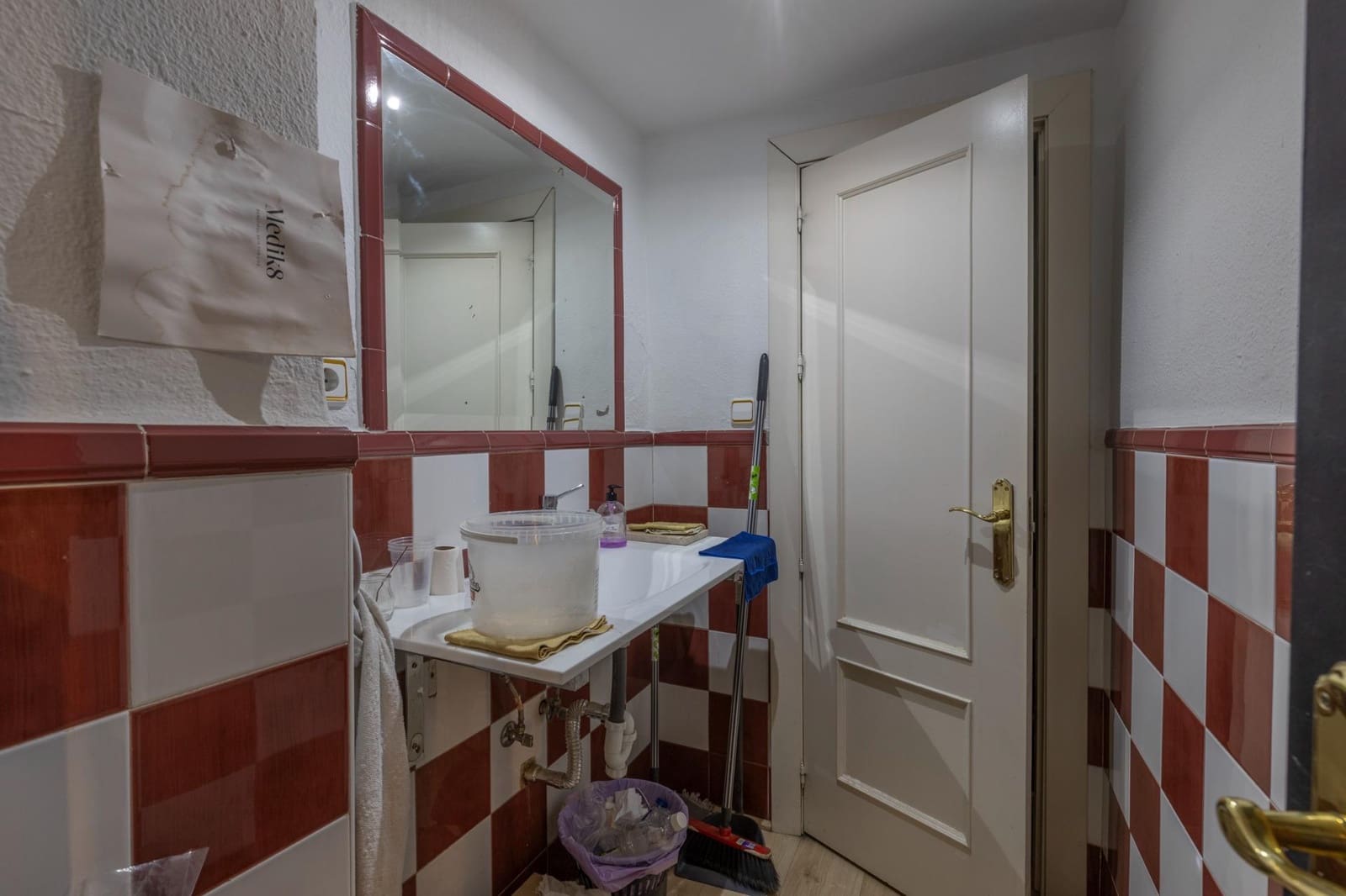 Komercyjne na sprzedaż w Miasto Grenada - 450 000 € (Ref: 9903838)