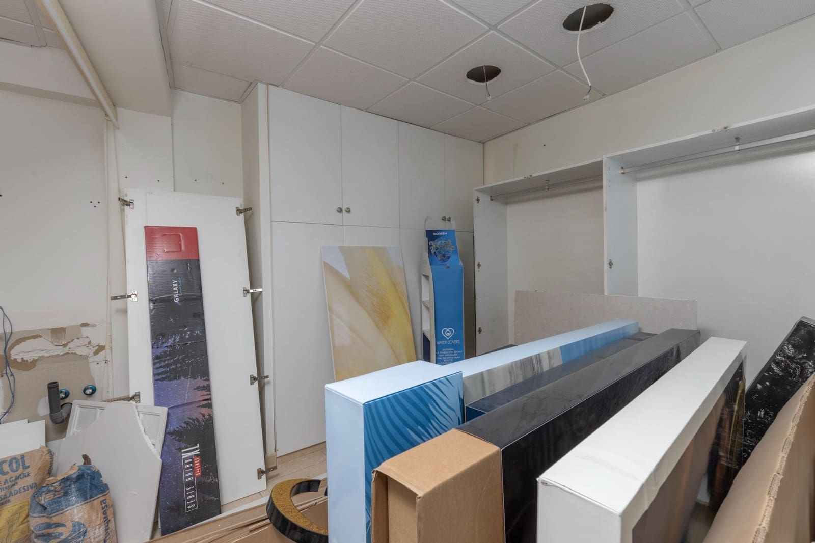 Komercyjne na sprzedaż w Miasto Grenada - 450 000 € (Ref: 9903838)
