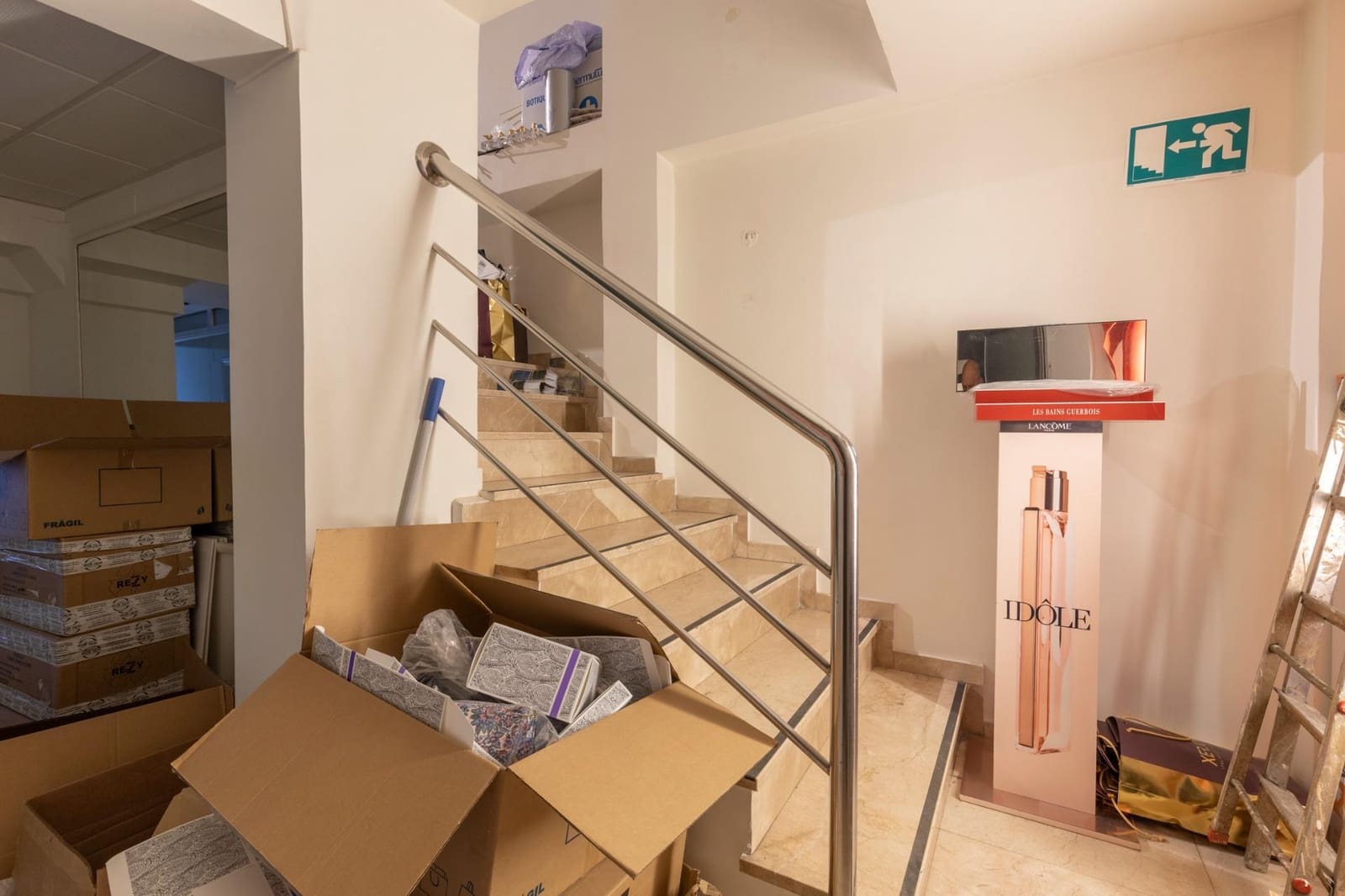 Komercyjne na sprzedaż w Miasto Grenada - 450 000 € (Ref: 9903838)