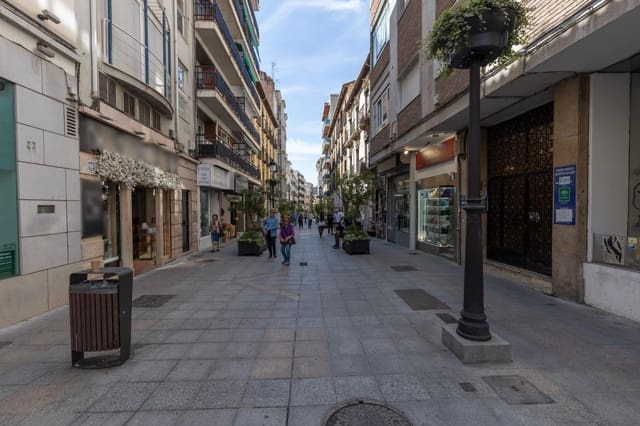 Komercyjne na sprzedaż w Centro, Miasto Grenada - 450 000 € (Ref: 9903838)
