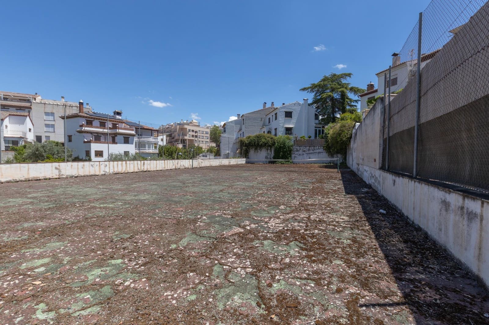Chalet de 3 habitaciones en La Zubia en venta con piscina garaje - 330.000 € (Ref: 9903840)