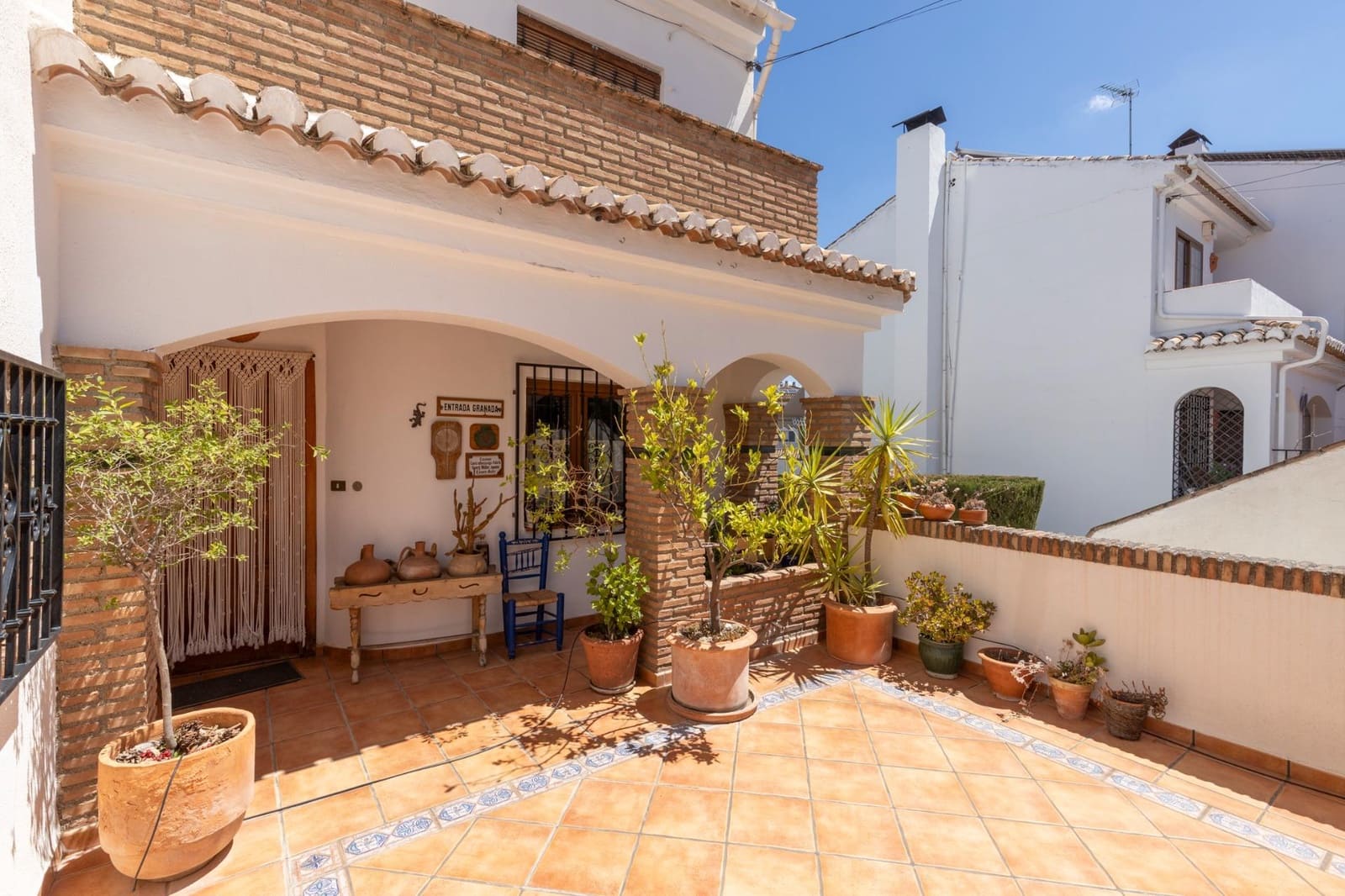 Chalet de 3 habitaciones en La Zubia en venta con piscina garaje - 330.000 € (Ref: 9903840)