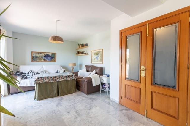 3 bedroom Villa for sale in La Zubia with pool garage - € 330,000 (Ref: 9903840)