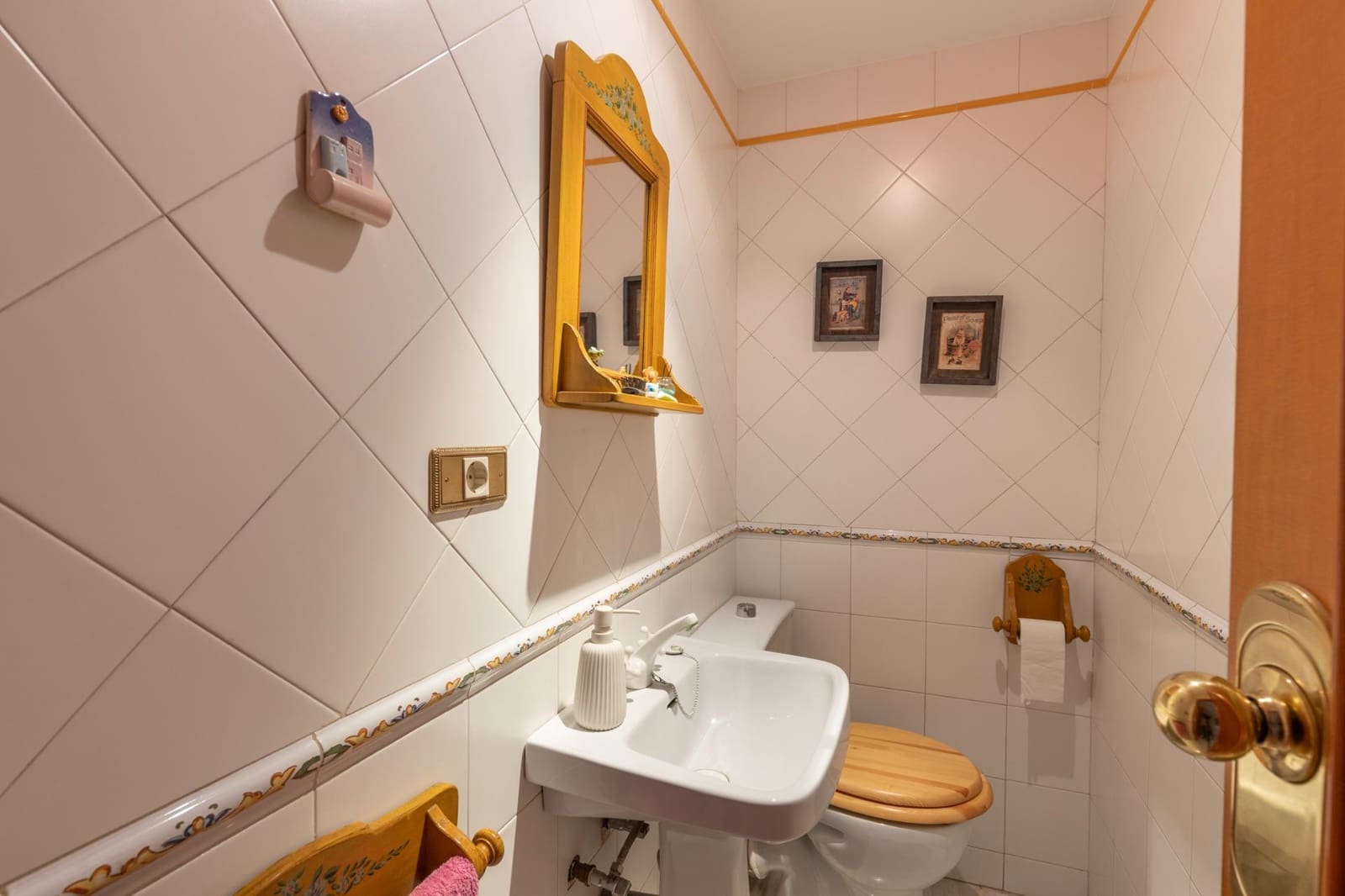 Chalet de 3 habitaciones en La Zubia en venta con piscina garaje - 330.000 € (Ref: 9903840)