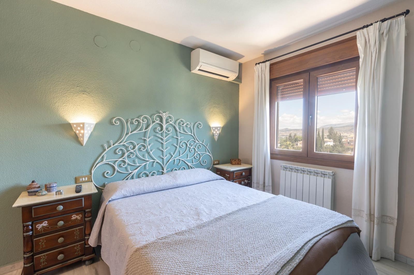 Chalet de 3 habitaciones en La Zubia en venta con piscina garaje - 330.000 € (Ref: 9903840)