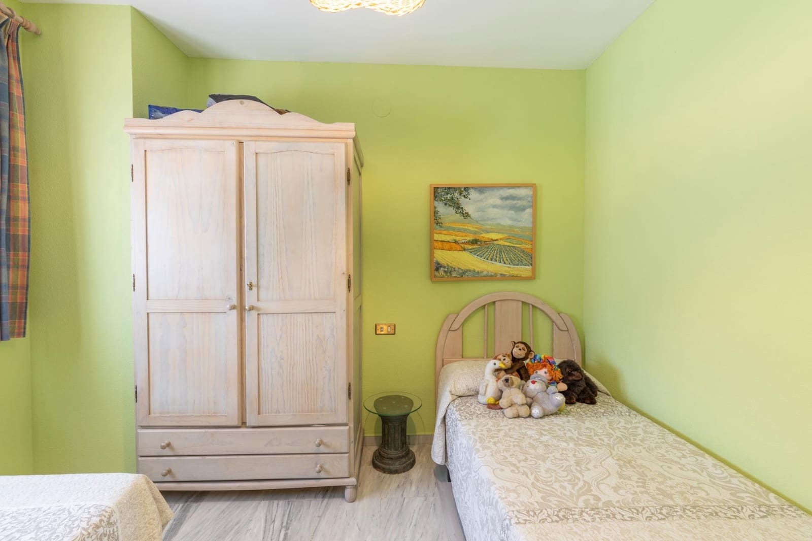 Chalet de 3 habitaciones en La Zubia en venta con piscina garaje - 330.000 € (Ref: 9903840)