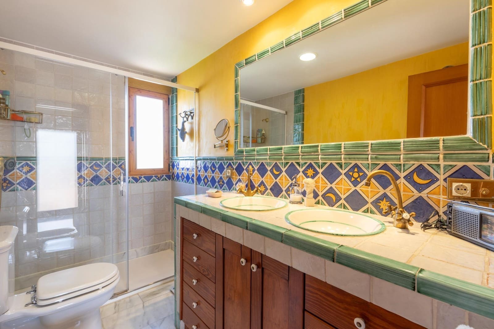Chalet de 3 habitaciones en La Zubia en venta con piscina garaje - 330.000 € (Ref: 9903840)