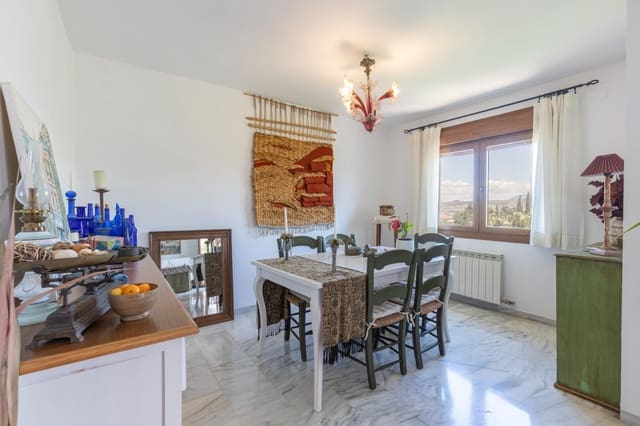 3 bedroom Villa for sale in La Zubia with pool garage - € 330,000 (Ref: 9903840)