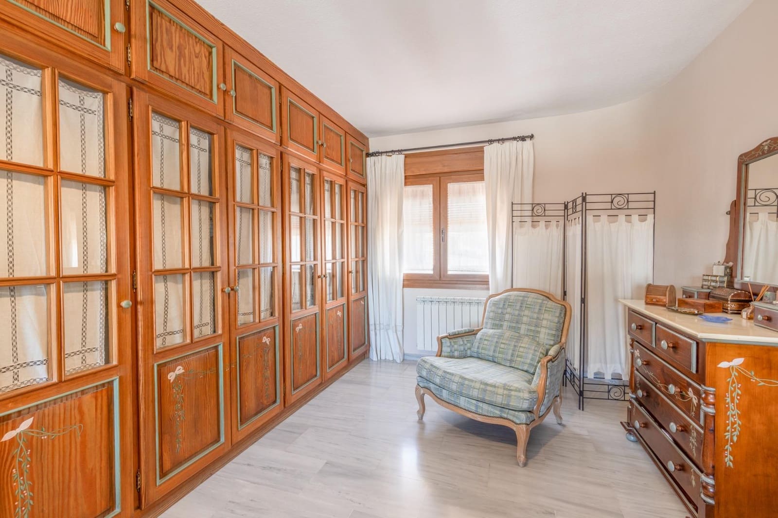 Chalet de 3 habitaciones en La Zubia en venta con piscina garaje - 330.000 € (Ref: 9903840)