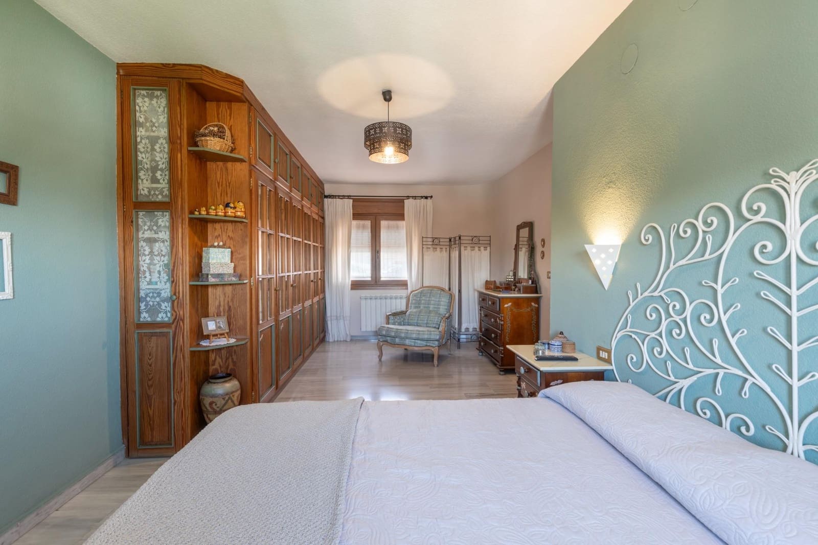 Chalet de 3 habitaciones en La Zubia en venta con piscina garaje - 330.000 € (Ref: 9903840)