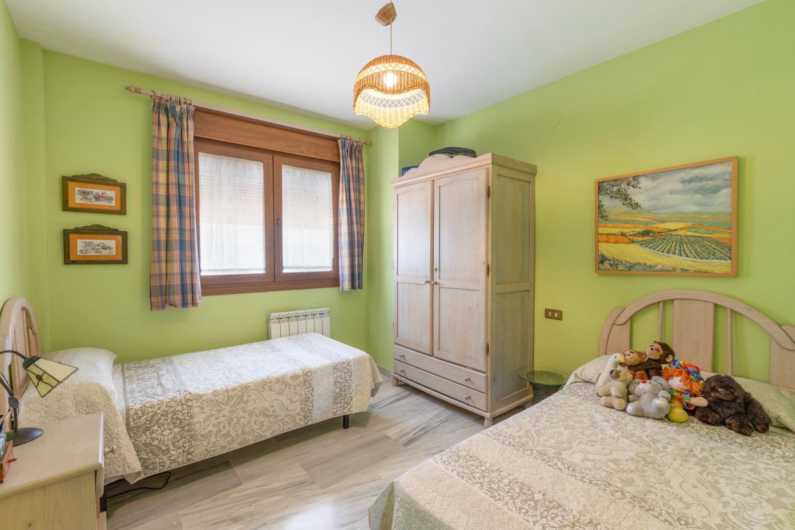 Chalet de 3 habitaciones en La Zubia en venta con piscina garaje - 330.000 € (Ref: 9903840)