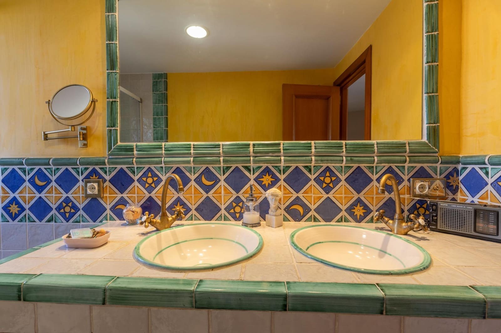 Chalet de 3 habitaciones en La Zubia en venta con piscina garaje - 330.000 € (Ref: 9903840)