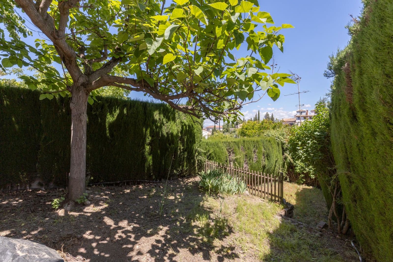 Chalet de 3 habitaciones en La Zubia en venta con piscina garaje - 330.000 € (Ref: 9903840)