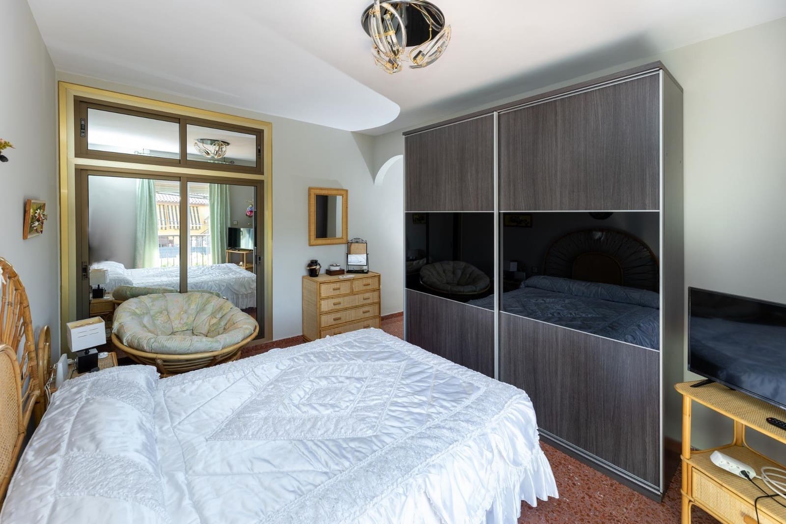 3 sypialnia Willa na sprzedaż w Otura z basenem garażem - 359 000 € (Ref: 9908253)