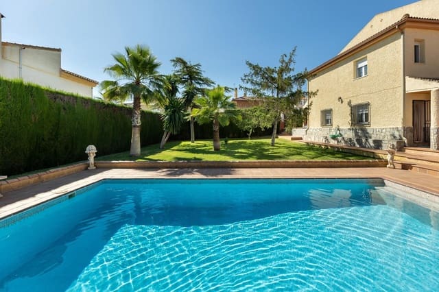 3 sypialnia Willa na sprzedaż w Otura z basenem garażem - 359 000 € (Ref: 9908253)