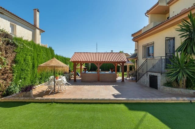 3 sypialnia Willa na sprzedaż w Otura z basenem garażem - 359 000 € (Ref: 9908253)