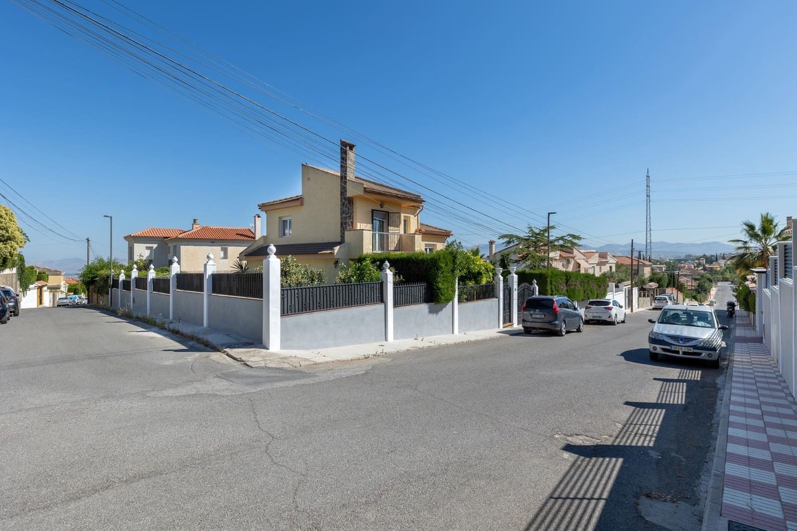 3 sypialnia Willa na sprzedaż w Otura z basenem garażem - 359 000 € (Ref: 9908253)