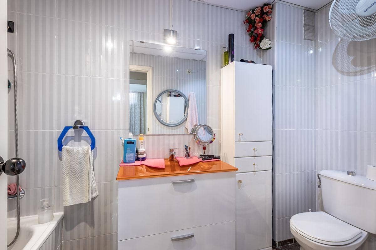 4 makuuhuone Asunto myytävänä paikassa Cenes de la Vega mukana uima-altaan 
autotalli - 219 000 € (Ref: 9908254)
