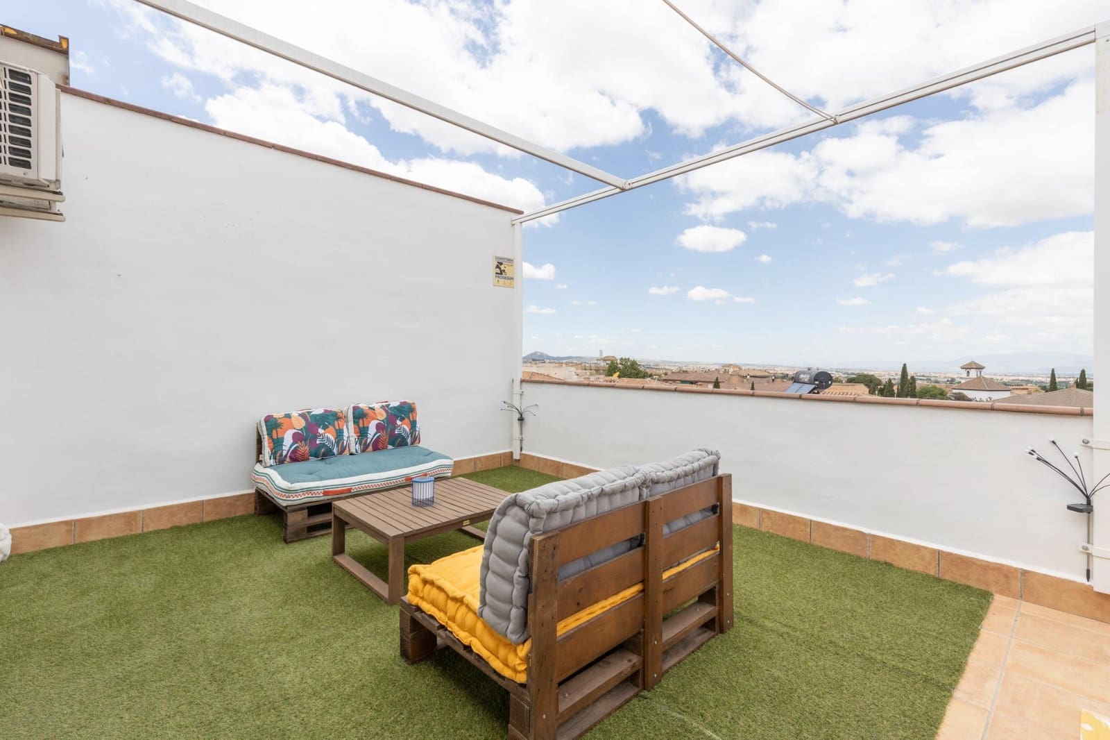 2 Zimmer Penthouse zu verkaufen in La Zubia mit Garage - 265.000 € (Ref: 9908255)