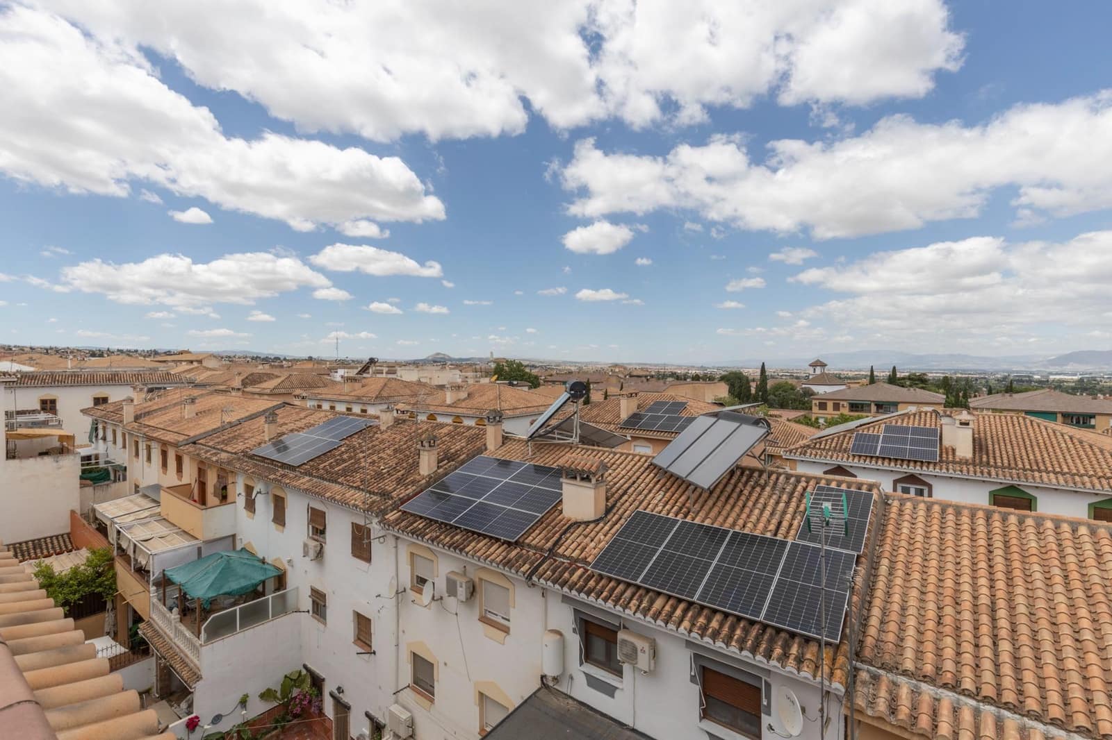 2 Zimmer Penthouse zu verkaufen in La Zubia mit Garage - 265.000 € (Ref: 9908255)