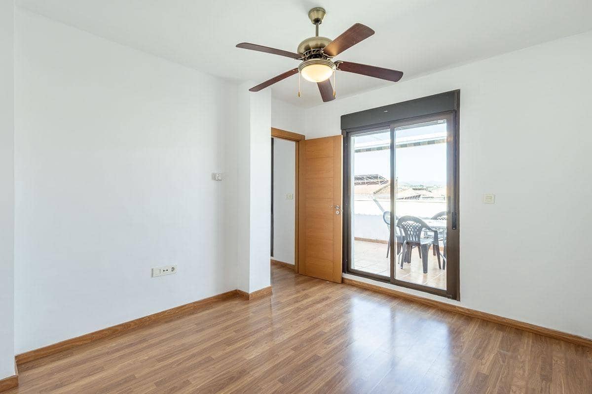 4 bedroom Penthouse for sale in Alhendin with garage - € 195,000 (Ref: 9911266)