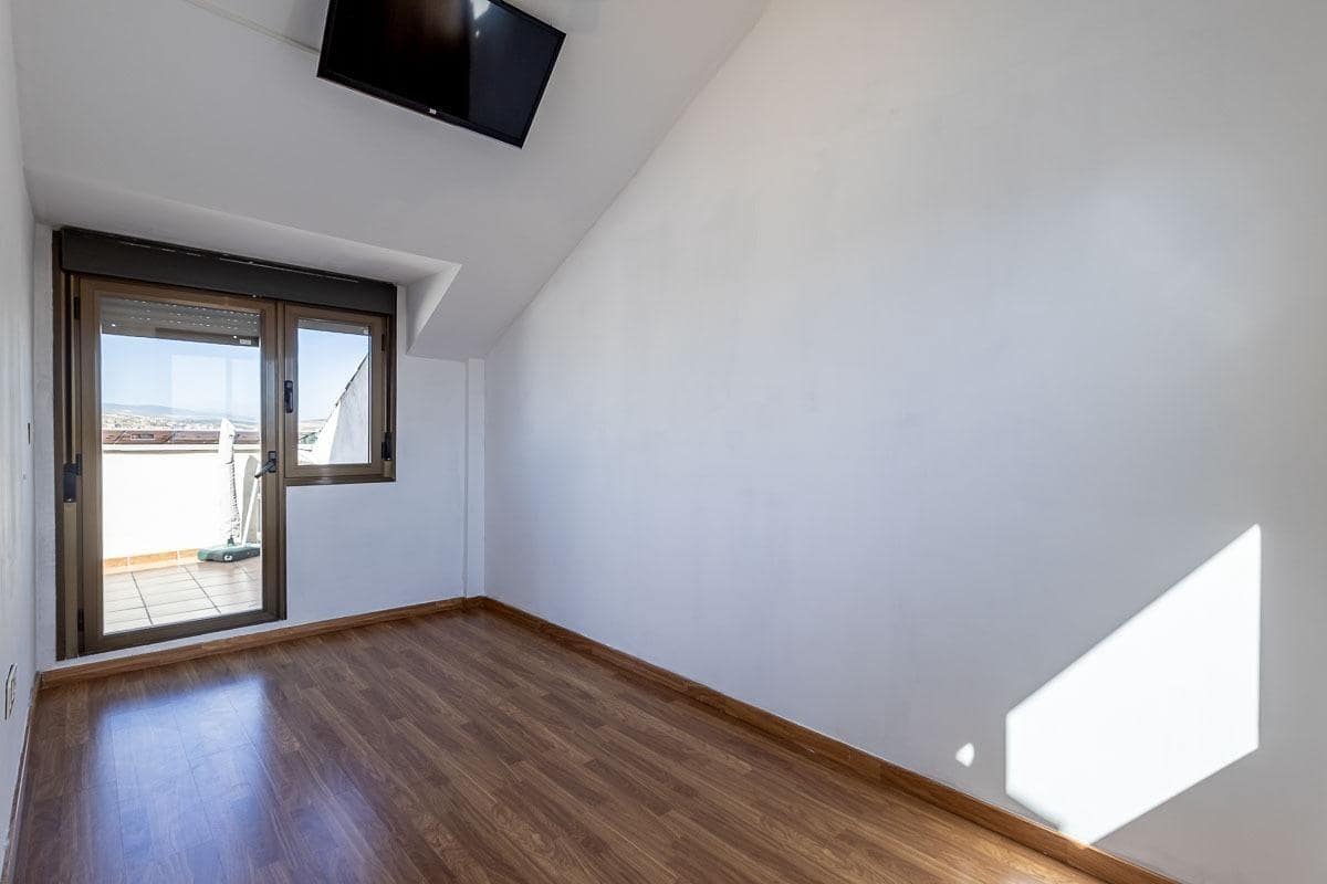 4 bedroom Penthouse for sale in Alhendin with garage - € 195,000 (Ref: 9911266)