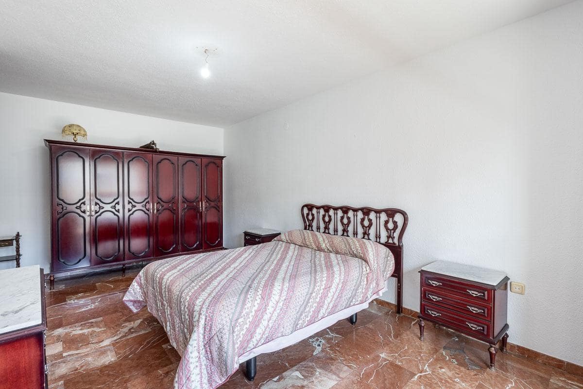 3 slaapkamer Flat te koop in Granada stad - € 280.000 (Ref: 9911269)