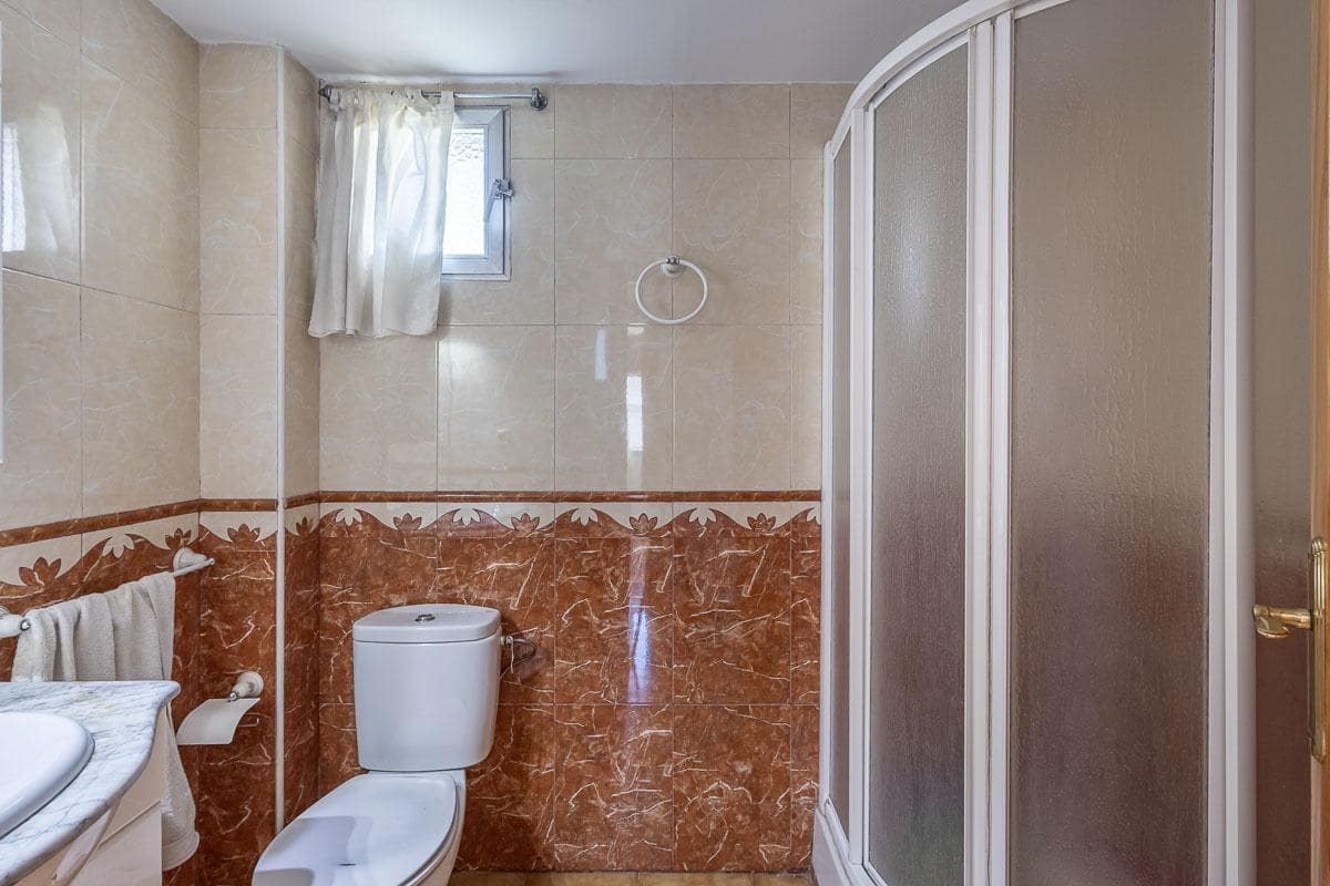 3 slaapkamer Flat te koop in Granada stad - € 280.000 (Ref: 9911269)
