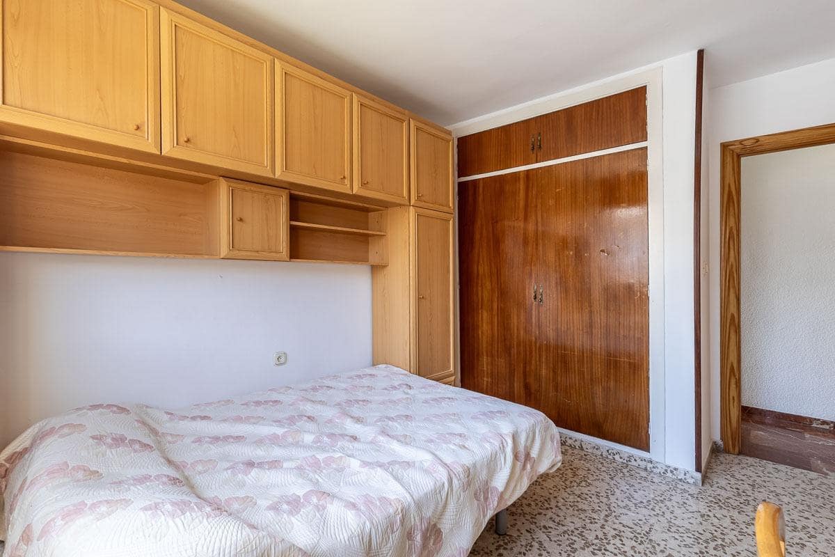3 slaapkamer Flat te koop in Granada stad - € 280.000 (Ref: 9911269)