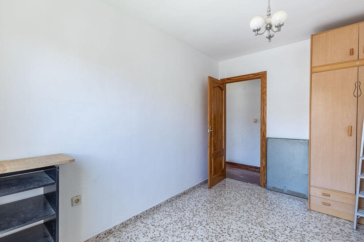 3 slaapkamer Flat te koop in Granada stad - € 280.000 (Ref: 9911269)