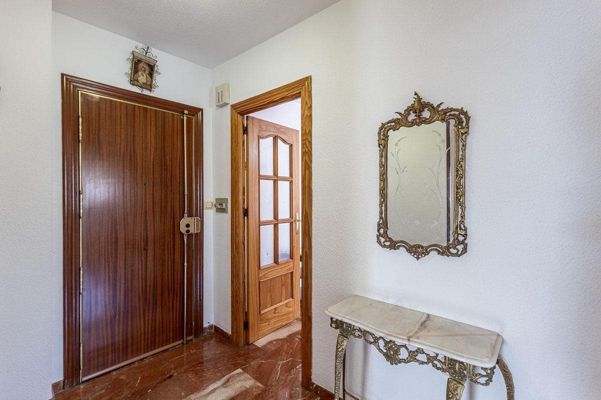 3 slaapkamer Flat te koop in Granada stad - € 280.000 (Ref: 9911269)