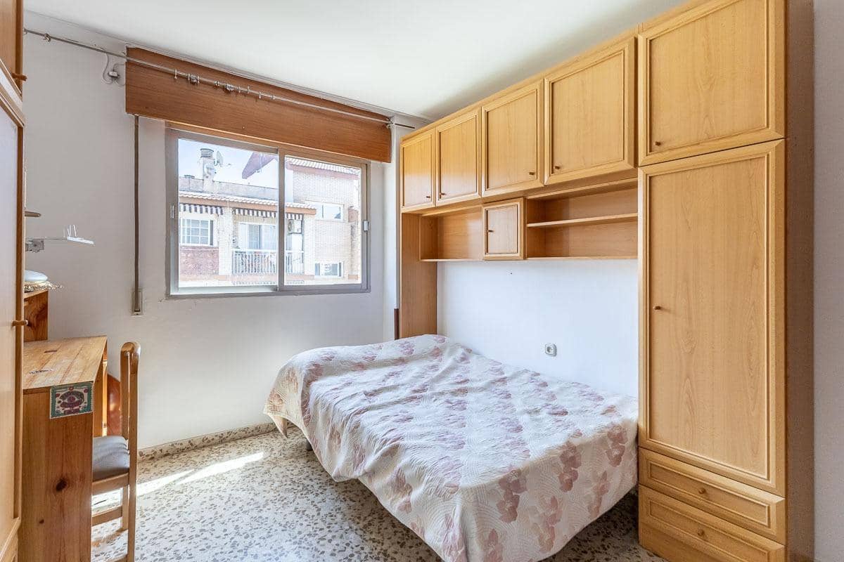 3 slaapkamer Flat te koop in Granada stad - € 280.000 (Ref: 9911269)