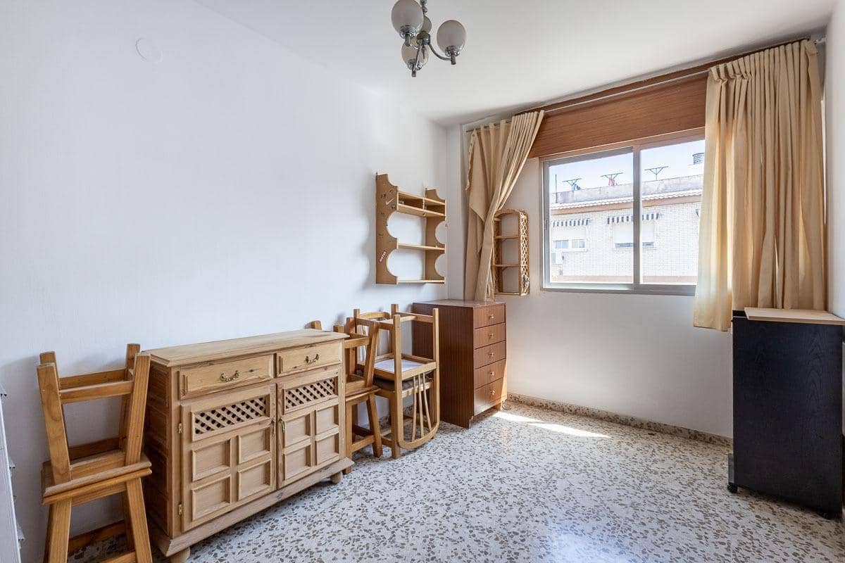 3 slaapkamer Flat te koop in Granada stad - € 280.000 (Ref: 9911269)
