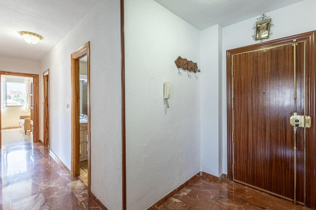 3 slaapkamer Flat te koop in Granada stad - € 280.000 (Ref: 9911269)