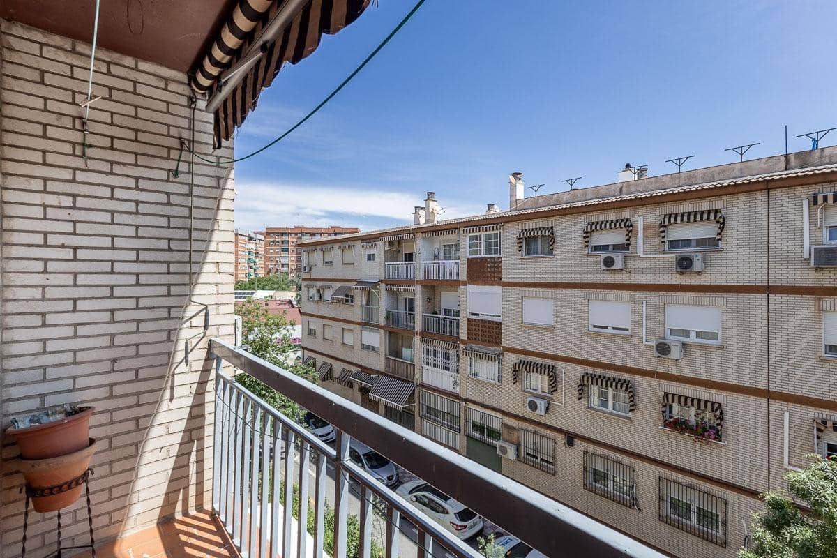 3 slaapkamer Flat te koop in Granada stad - € 280.000 (Ref: 9911269)