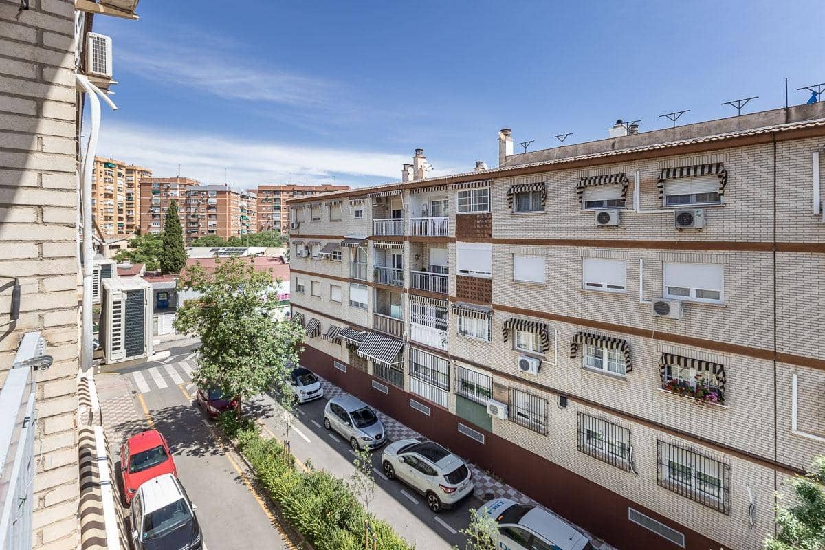 3 slaapkamer Flat te koop in Granada stad - € 280.000 (Ref: 9911269)