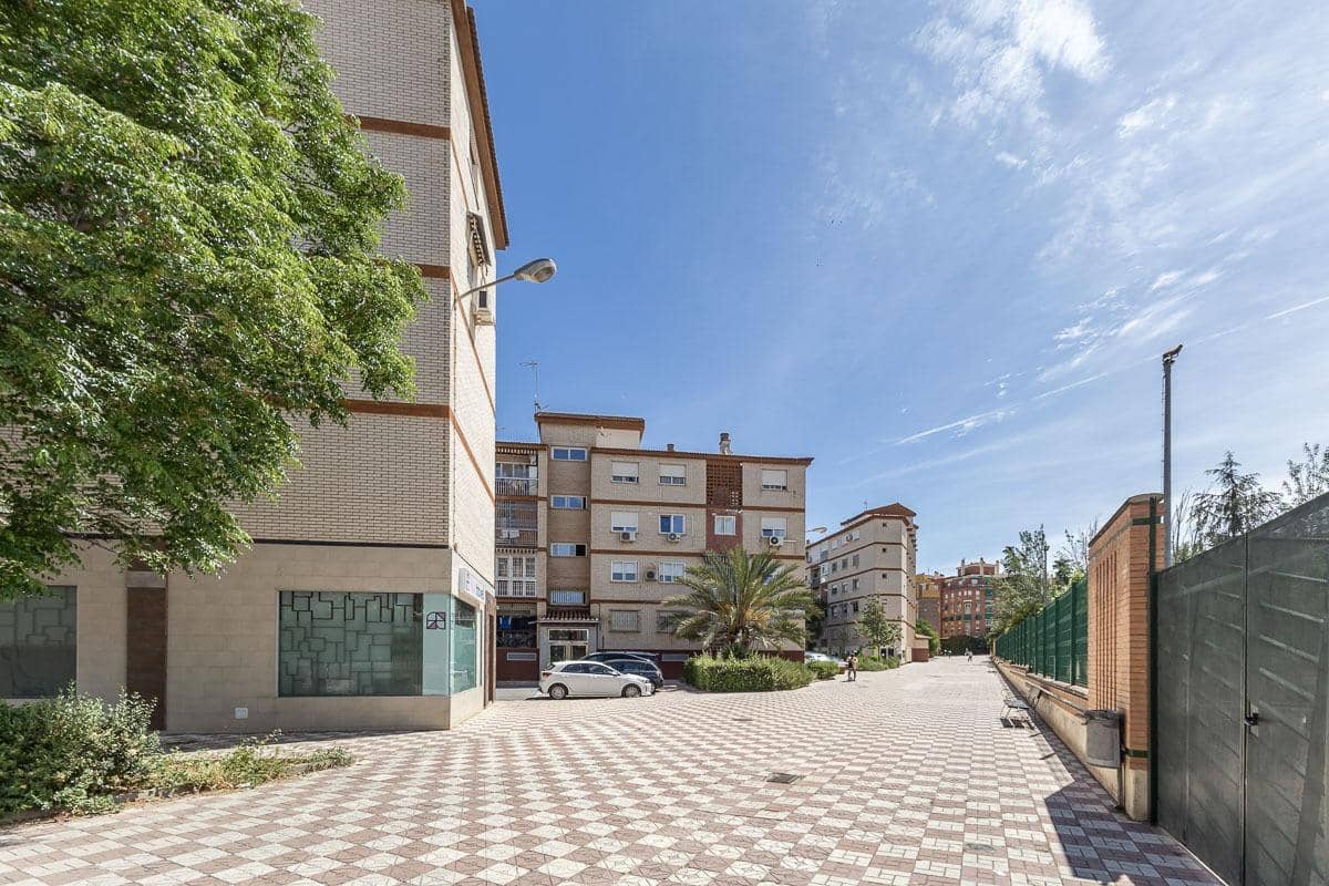 3 slaapkamer Flat te koop in Granada stad - € 280.000 (Ref: 9911269)