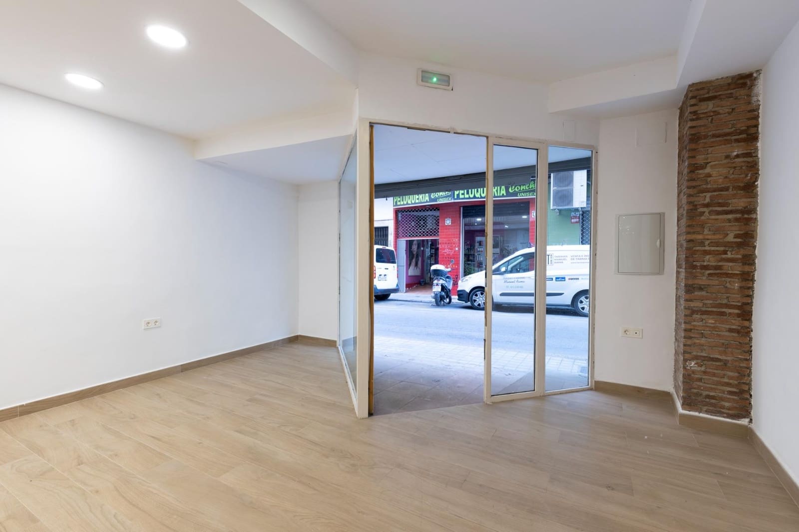 Kaupallinen myytävänä paikassa Granada kaupunki - 165 000 € (Ref: 9913383)