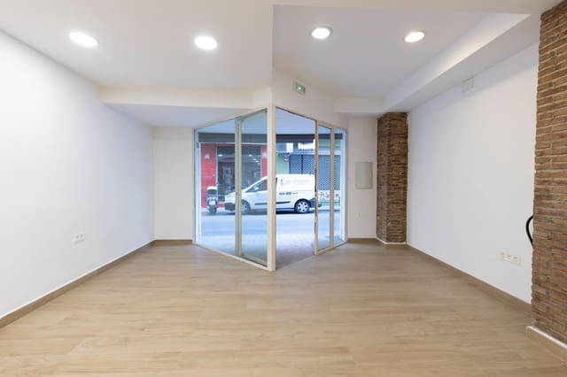 Kaupallinen myytävänä paikassa Centro, Granada kaupunki - 165 000 € (Ref: 9913383)