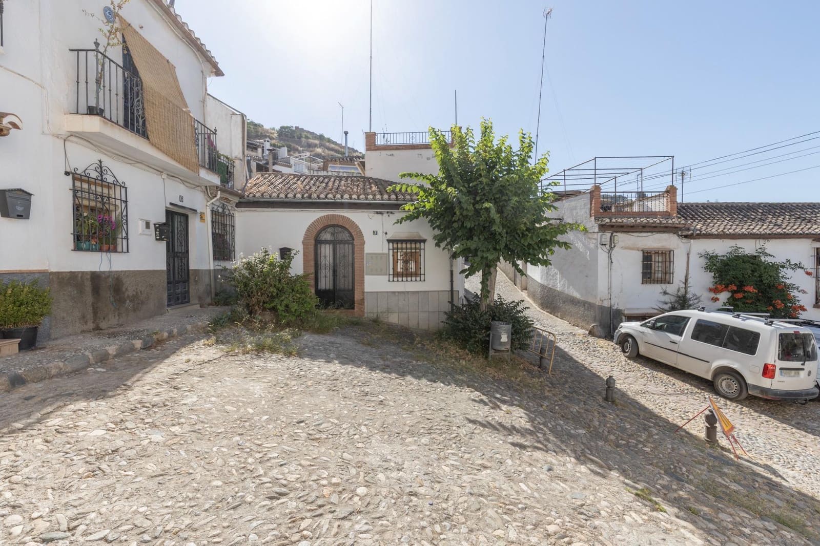 3 soveværelse Villa til salg i Granada by med garage - € 479.000 (Ref: 9913387)