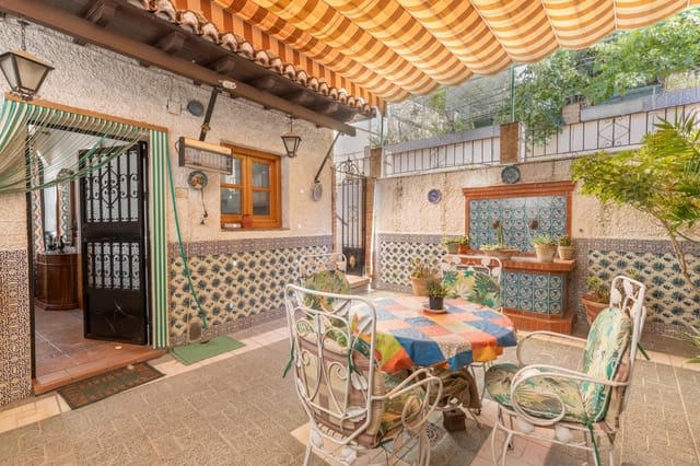 3 soveværelse Villa til salg i Albaicin, Granada by med garage - € 479.000 (Ref: 9913387)