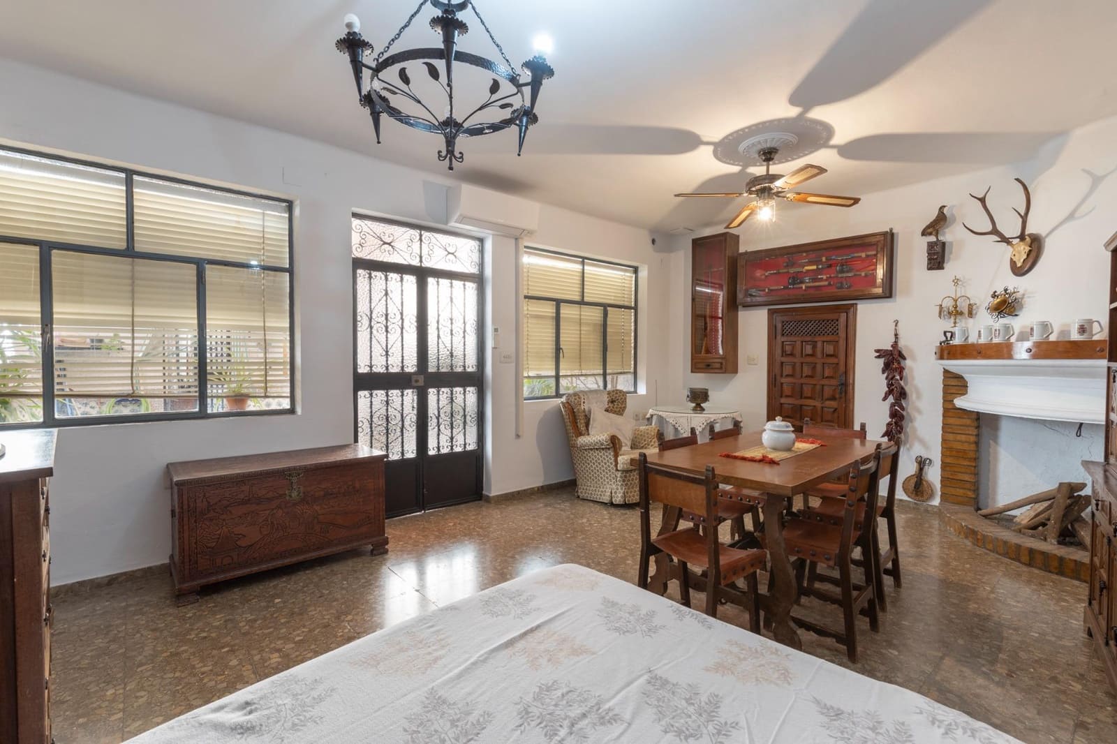 3 soveværelse Villa til salg i Granada by med garage - € 479.000 (Ref: 9913387)