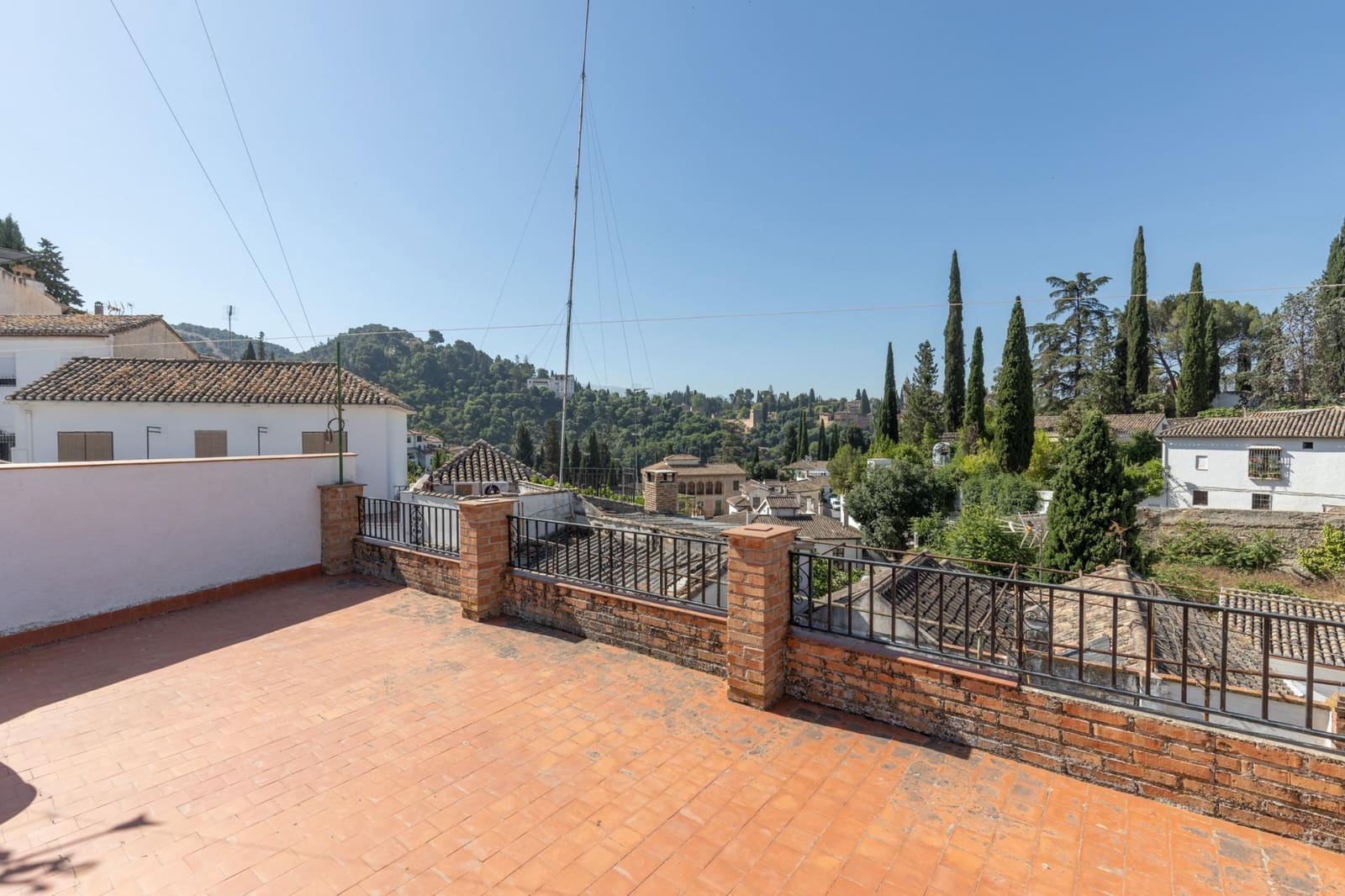 3 soveværelse Villa til salg i Granada by med garage - € 479.000 (Ref: 9913387)