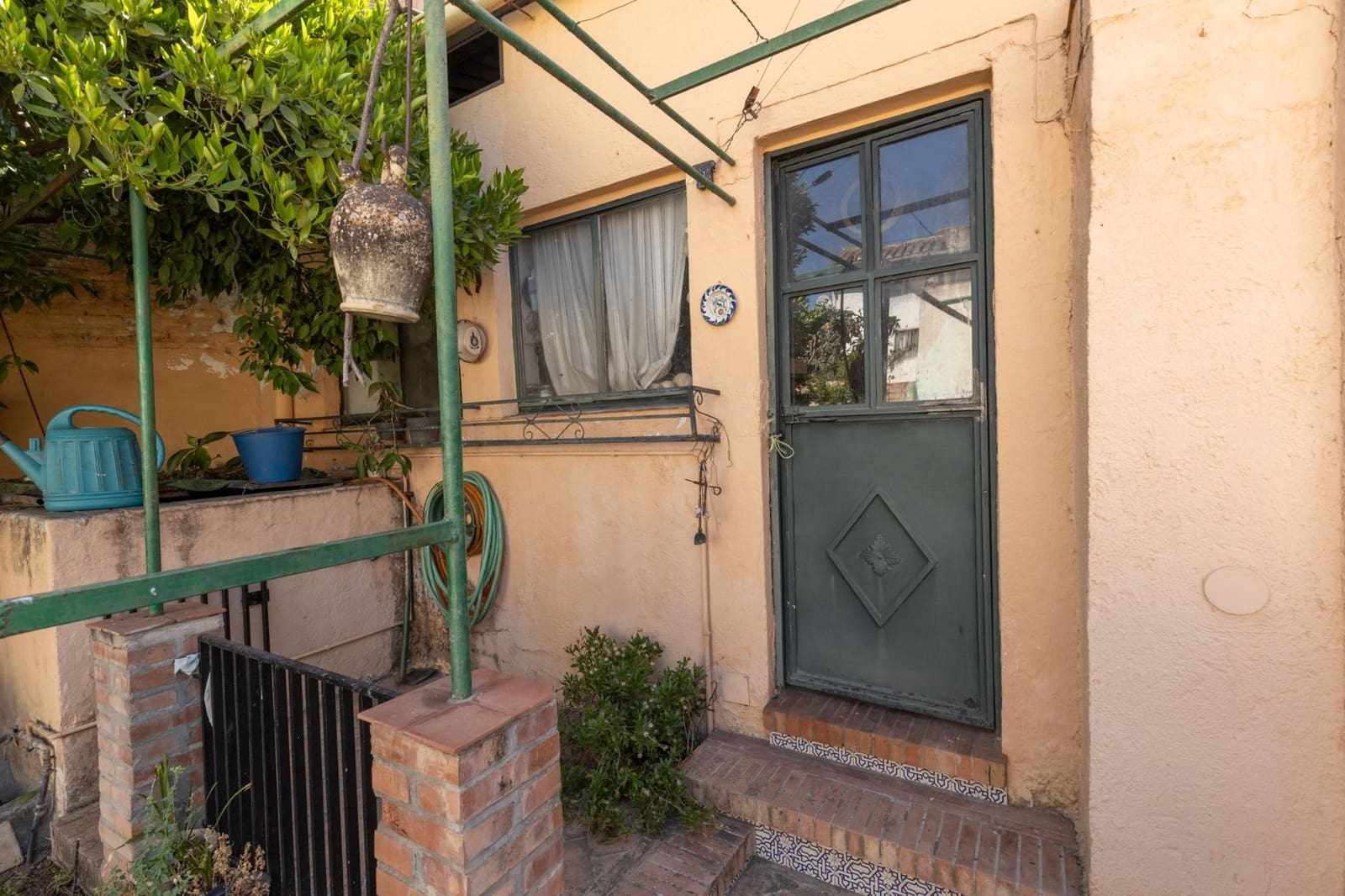 3 soveværelse Villa til salg i Granada by med garage - € 479.000 (Ref: 9913387)
