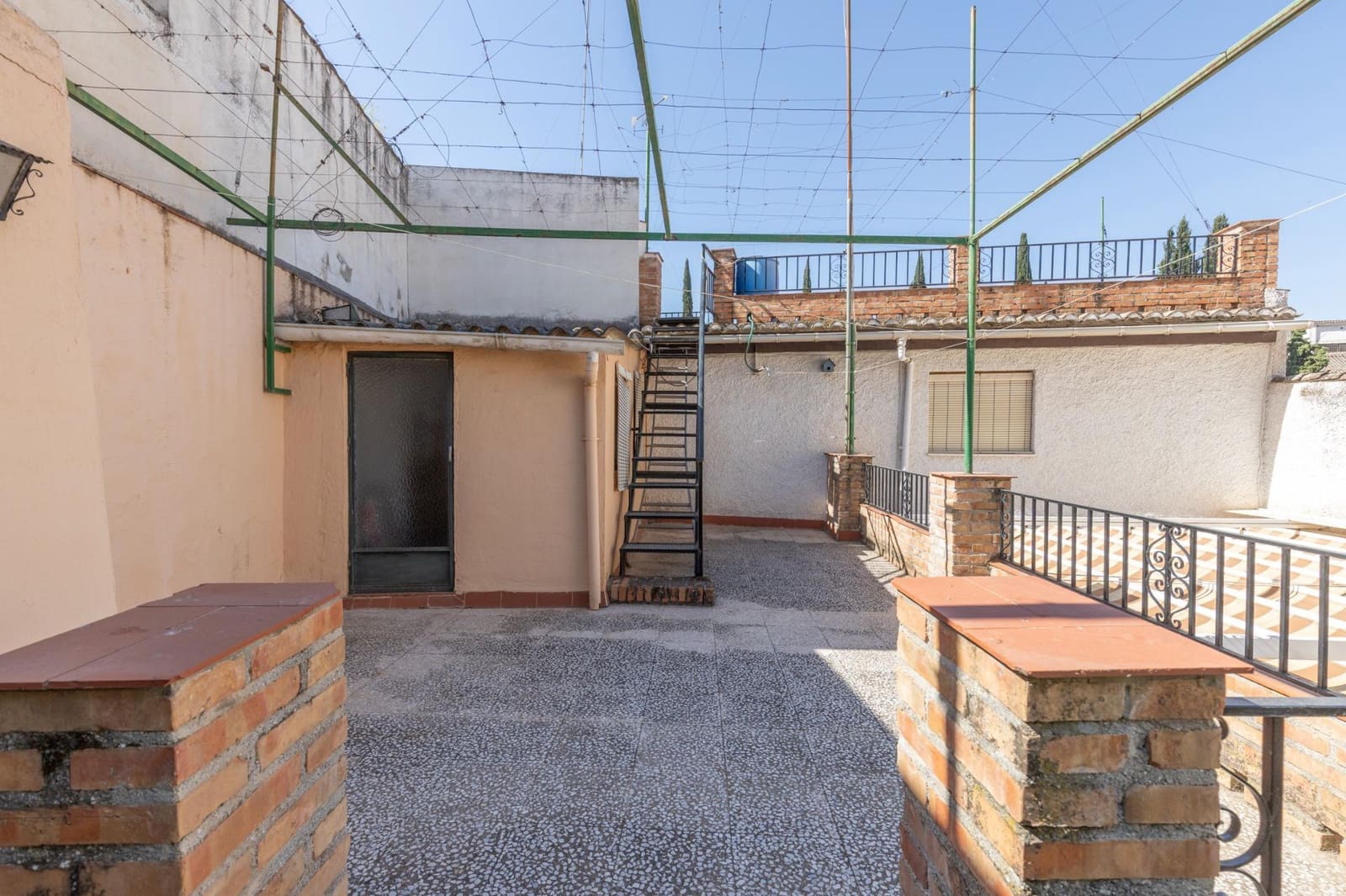 3 soveværelse Villa til salg i Granada by med garage - € 479.000 (Ref: 9913387)