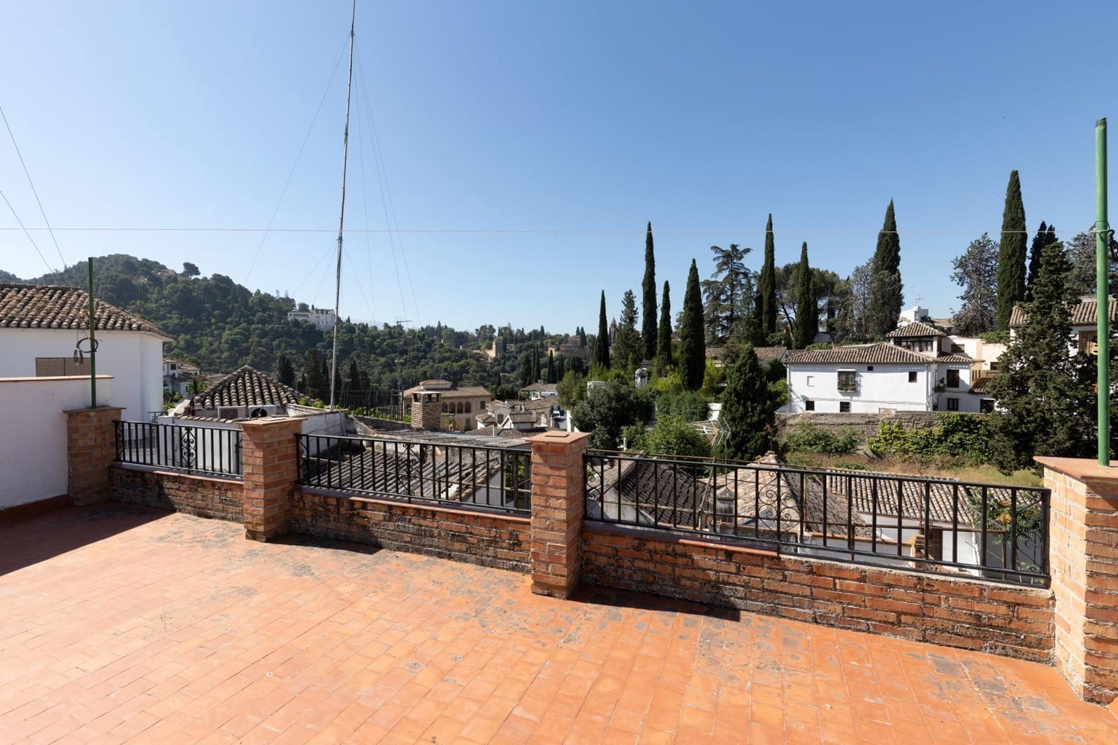 3 soveværelse Villa til salg i Granada by med garage - € 479.000 (Ref: 9913387)