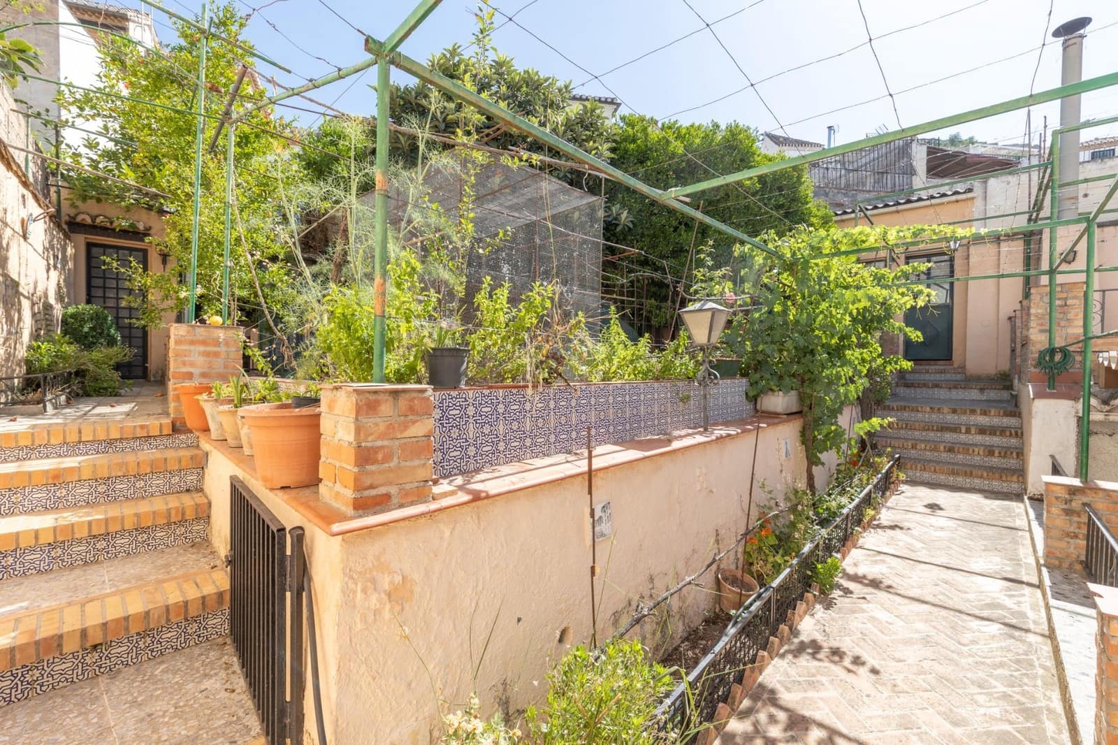 3 soveværelse Villa til salg i Granada by med garage - € 479.000 (Ref: 9913387)