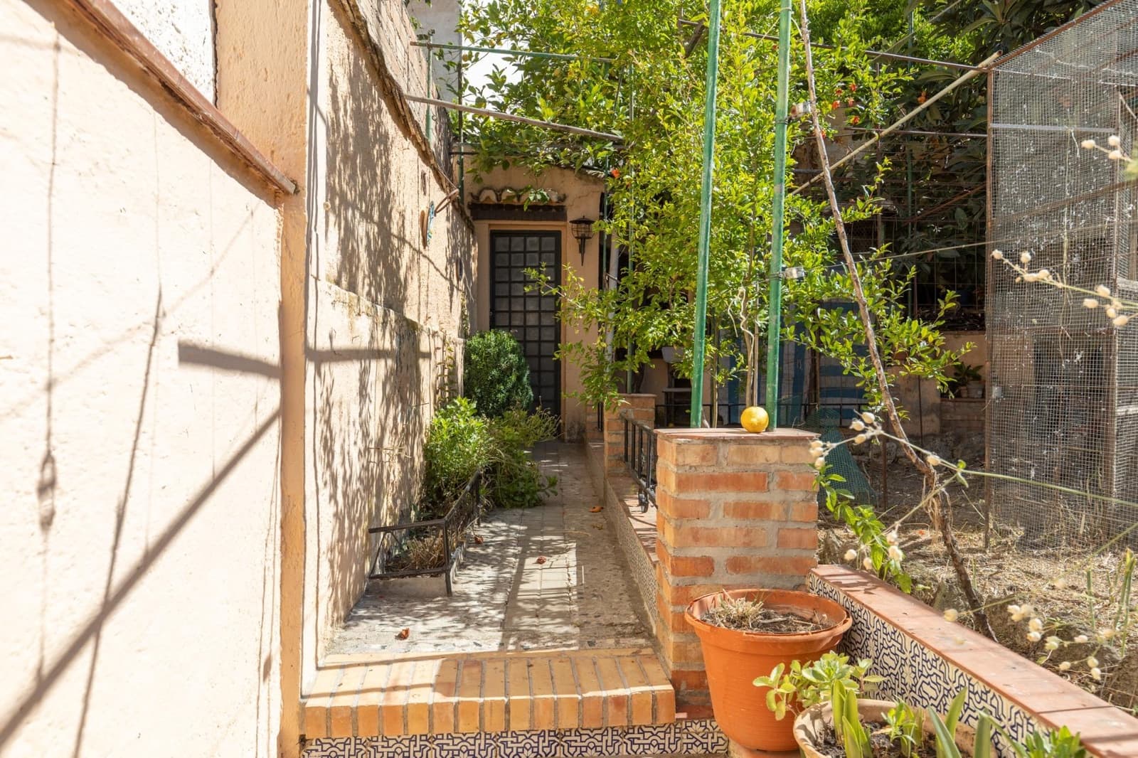 3 soveværelse Villa til salg i Granada by med garage - € 479.000 (Ref: 9913387)