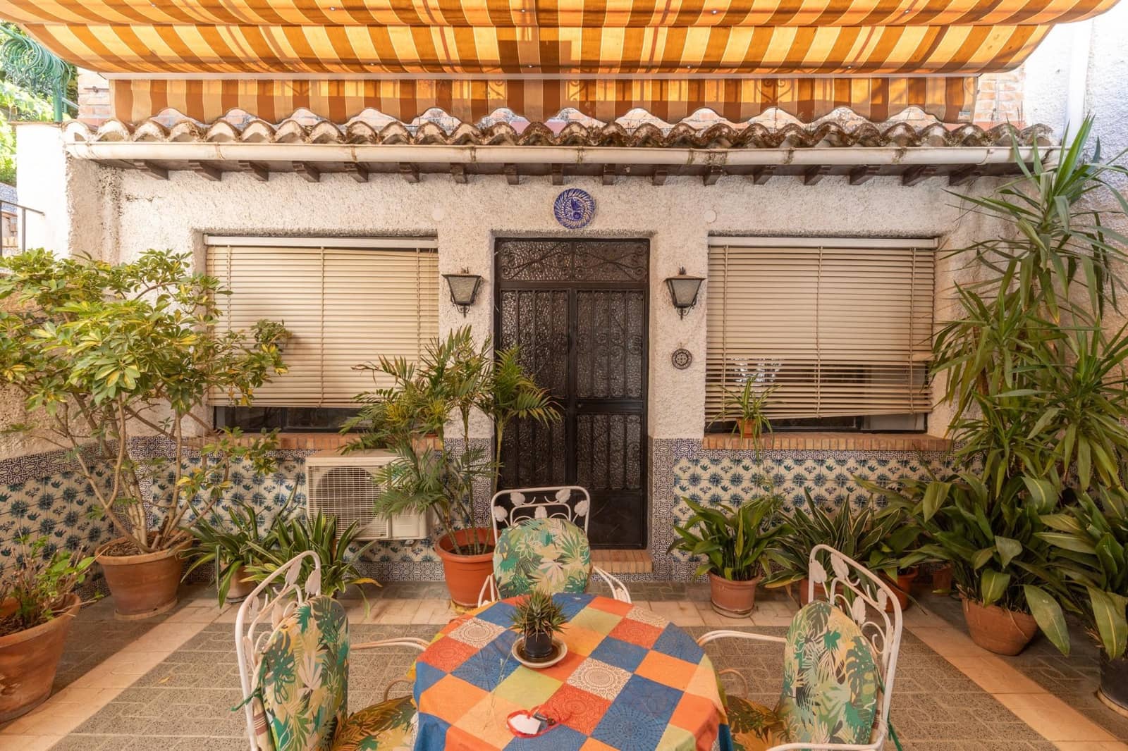 3 soveværelse Villa til salg i Granada by med garage - € 479.000 (Ref: 9913387)