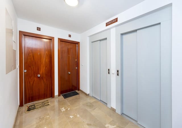 3 slaapkamer Flat te koop in Camino de Ronda - Rosaleda, Granada stad met zwembad garage - € 370.000 (Ref: 9916090)